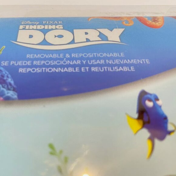 Brand New RoomMates Disney Finding Dory Wall Decal - Picture 5 of 8